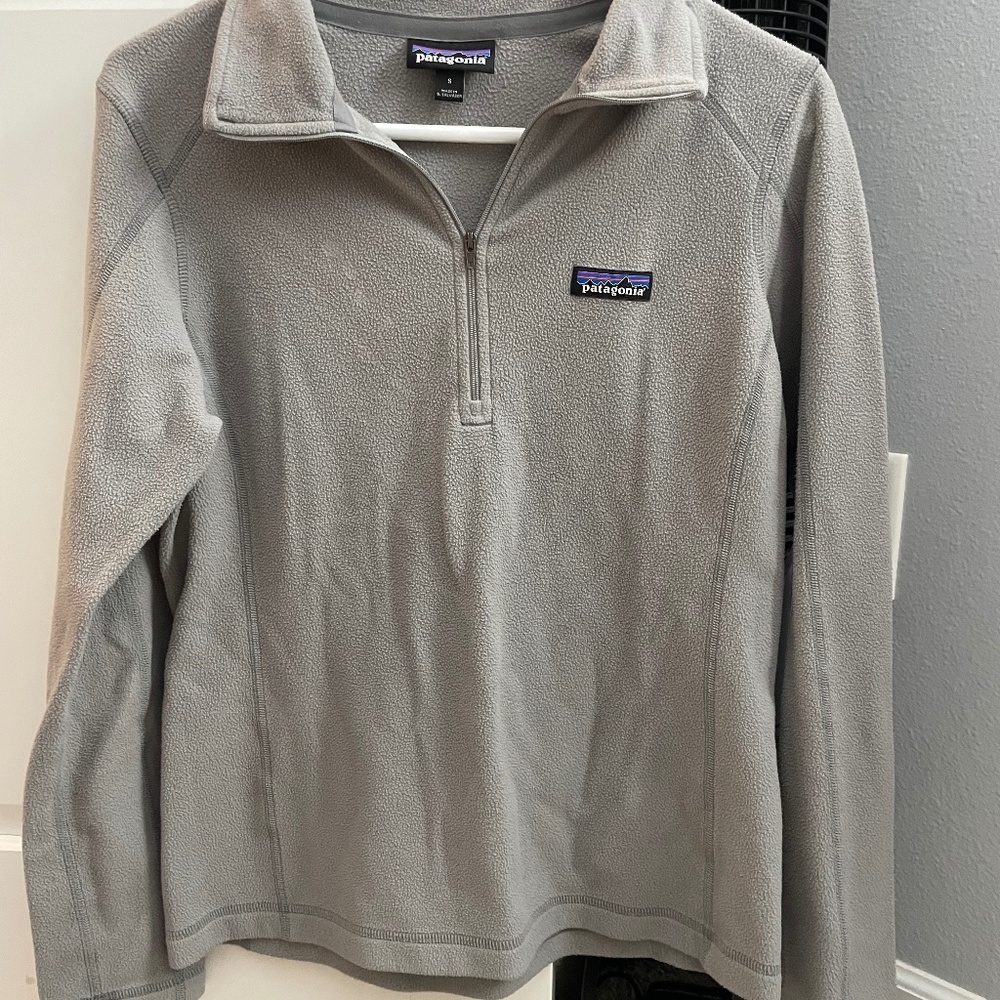 Small Grey Patagonia Quarterzip